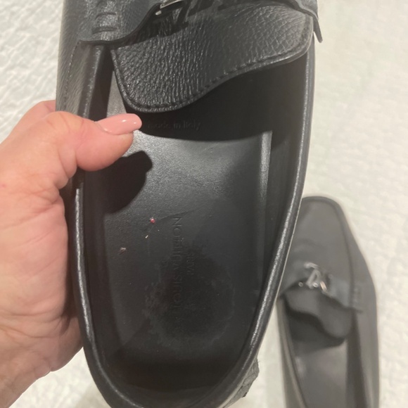 Original Louis Vuitton  for Men  $200  size 12 used excellent condition - Picture 3 of 12